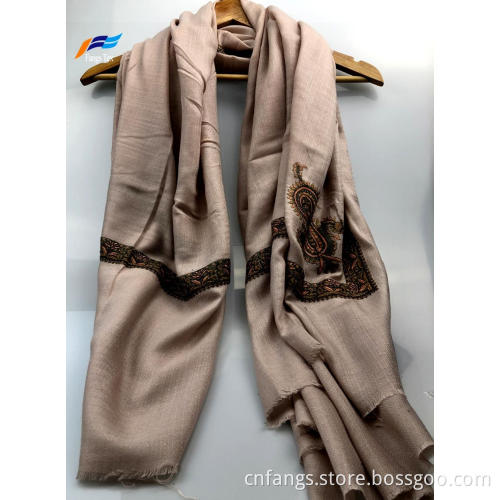 Eleganter muslimischer bedruckter Seidenpolyester-Herbstquadratschal